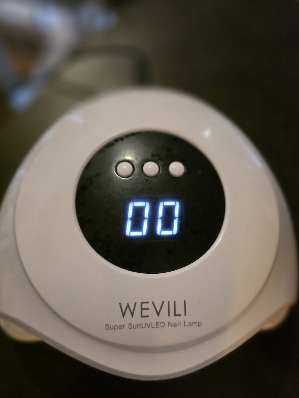 Weveli Gel Nail Light & Various Colors Of Nail Paints